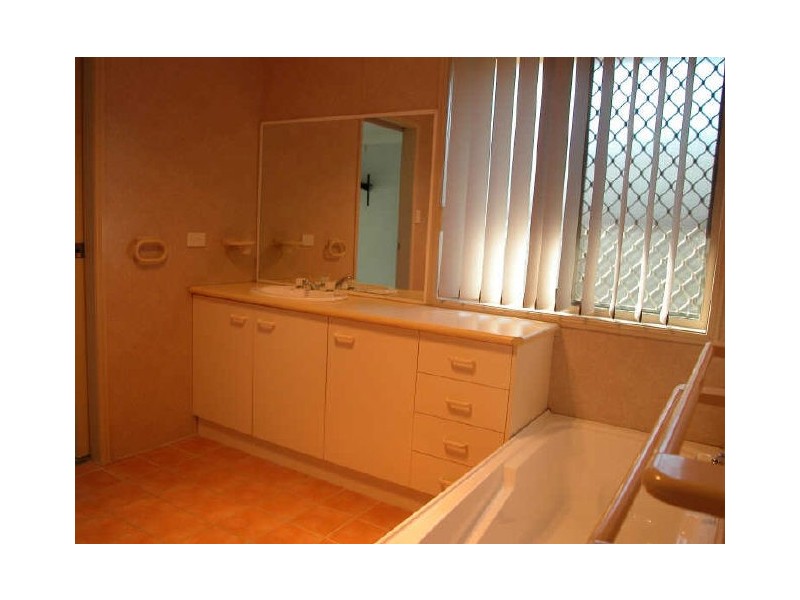 16 Elmwood Court, Boronia Heights QLD 4124