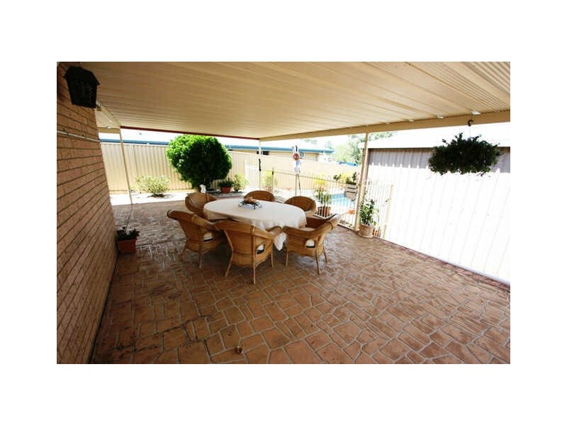 18 Penfold Street, Hillcrest QLD 4118