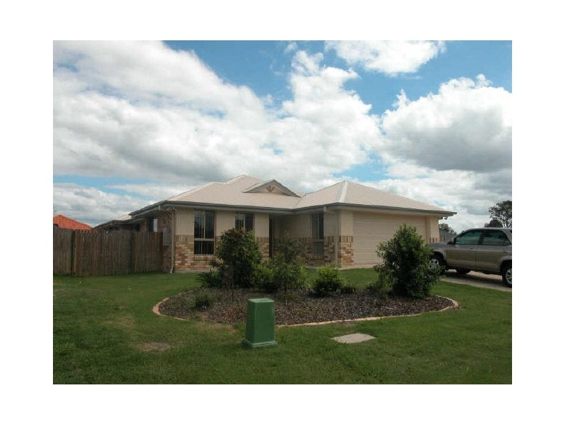 3 Lake Cooloola Crt, Logan Reserve QLD 4133