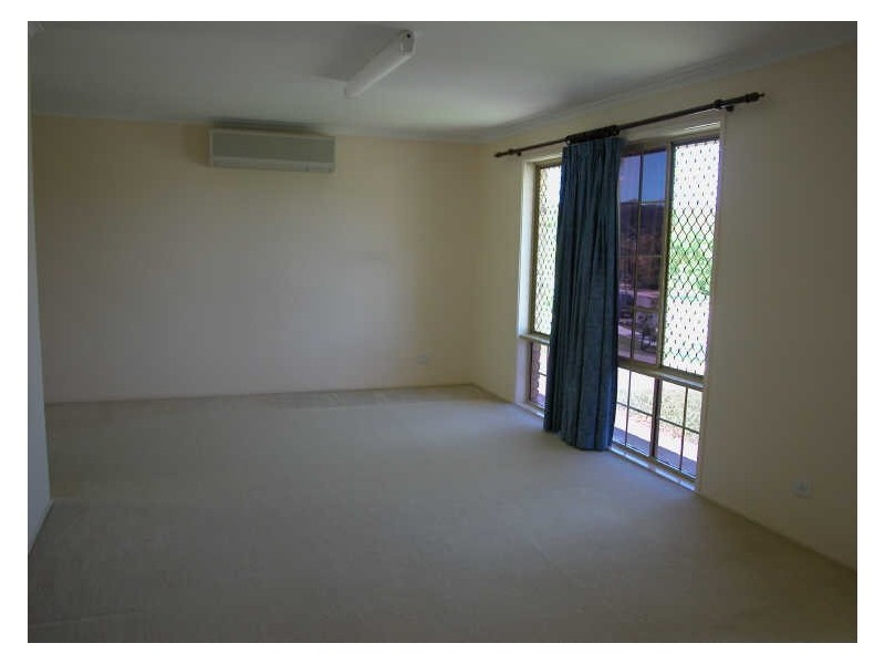 34 Federation Drive, Hillcrest QLD 4118