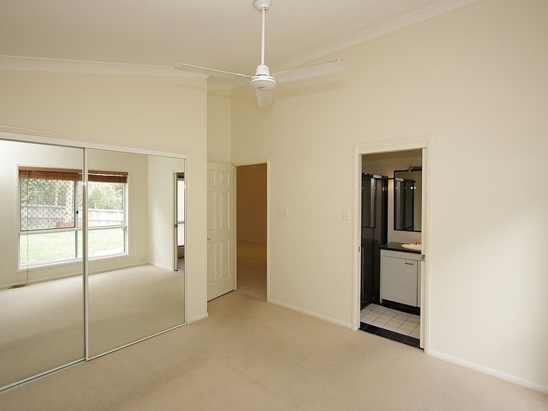 17 Agathis Place, Forest Lake QLD 4078