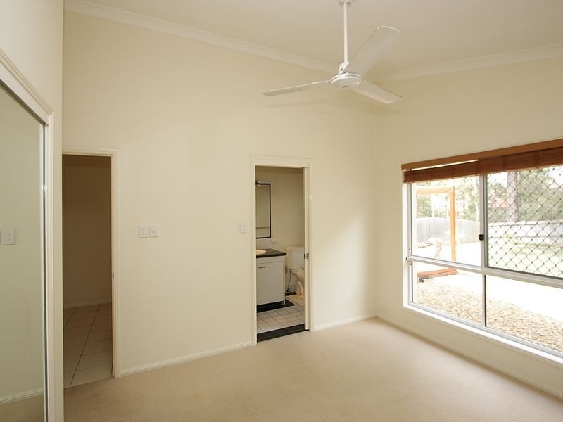 17 Agathis Place, Forest Lake QLD 4078