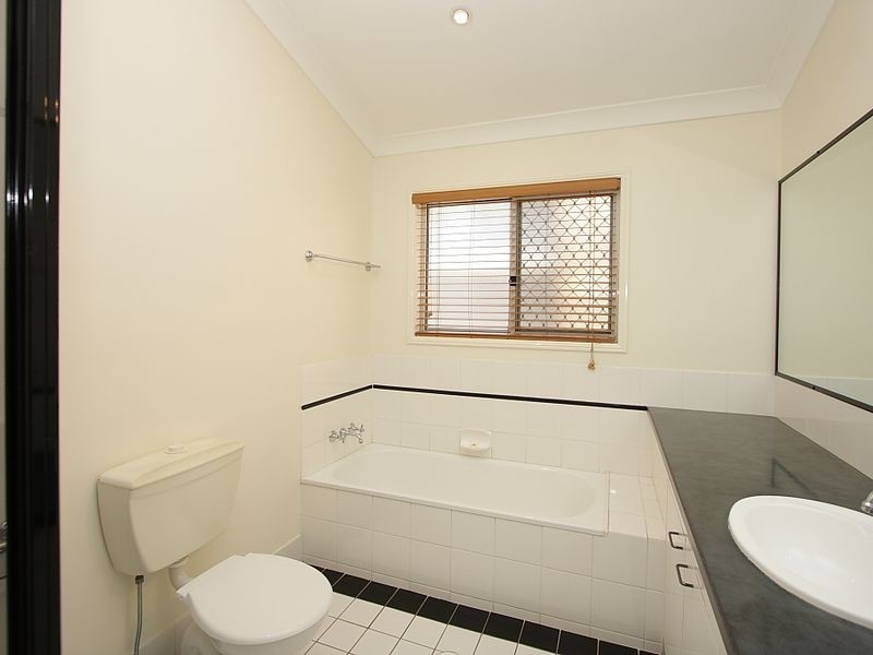 17 Agathis Place, Forest Lake QLD 4078