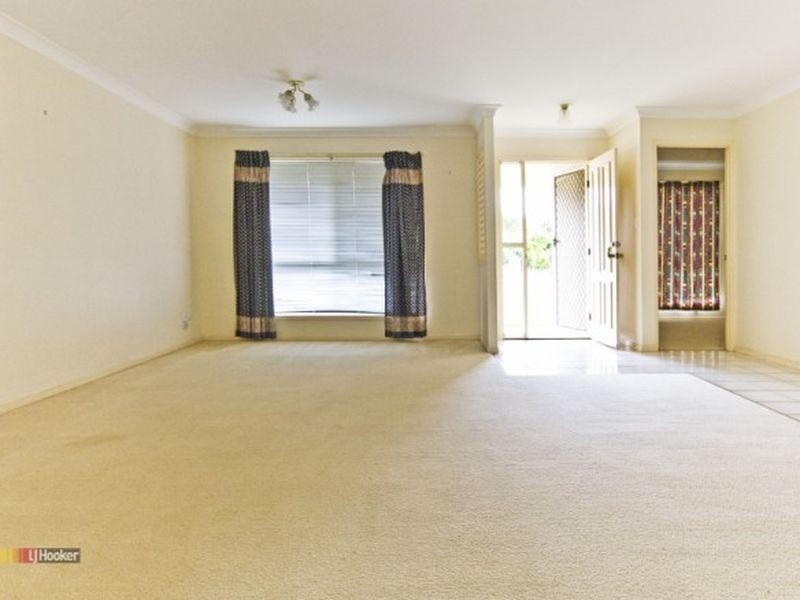 28 Solandra Circuit, Regents Park QLD 4118