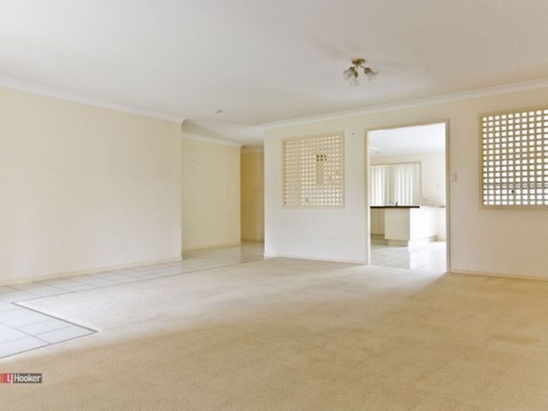 28 Solandra Circuit, Regents Park QLD 4118