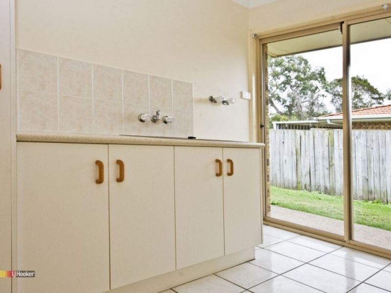 28 Solandra Circuit, Regents Park QLD 4118