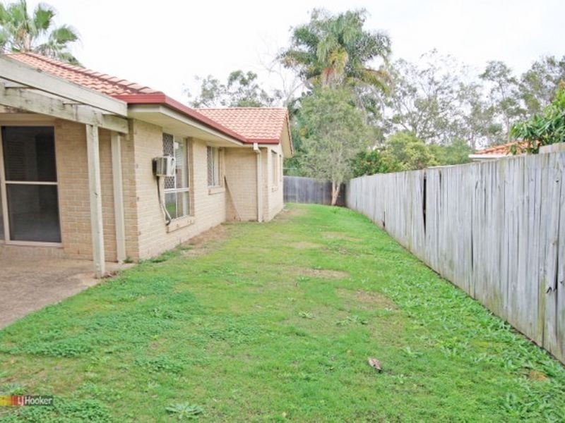 28 Solandra Circuit, Regents Park QLD 4118