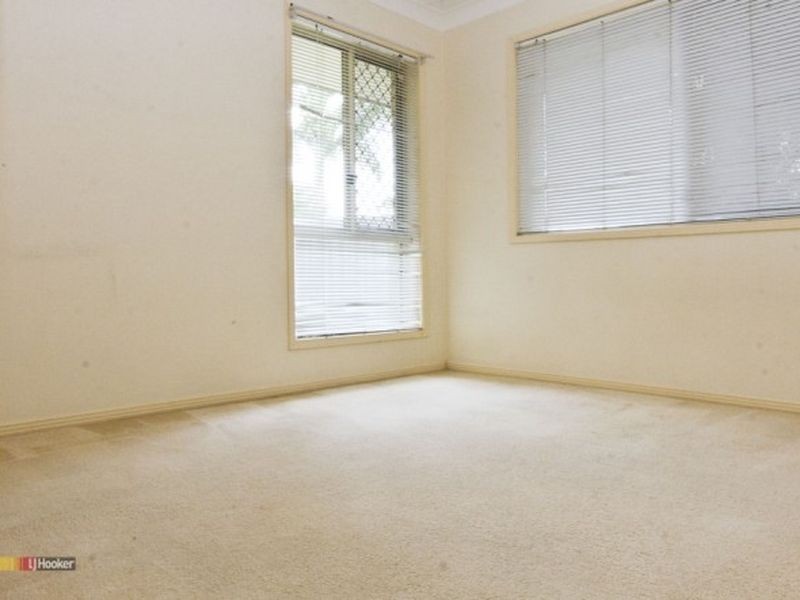 28 Solandra Circuit, Regents Park QLD 4118