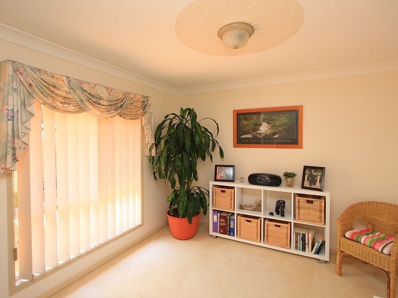 15 Pinnacle Close, Regents Park QLD 4118