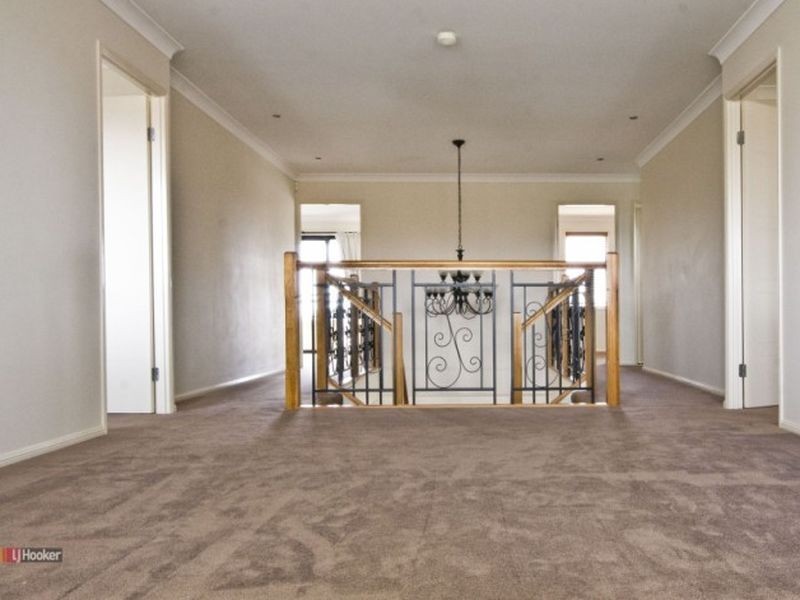 5 Resi Drive, Regents Park QLD 4118