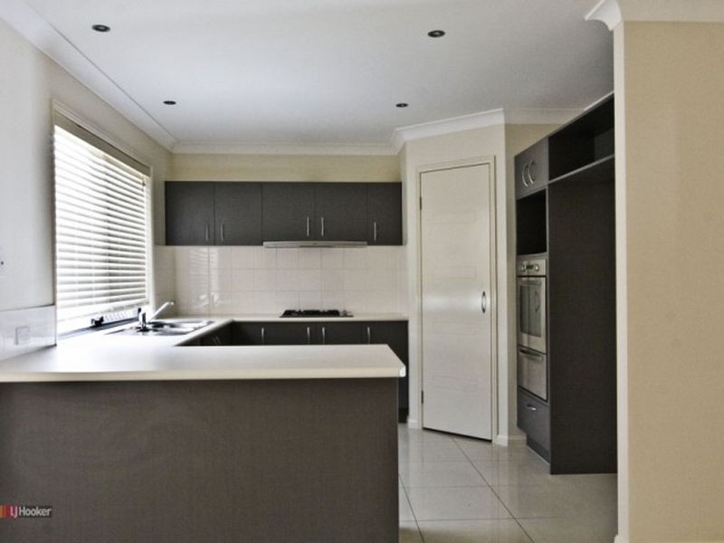5 Resi Drive, Regents Park QLD 4118