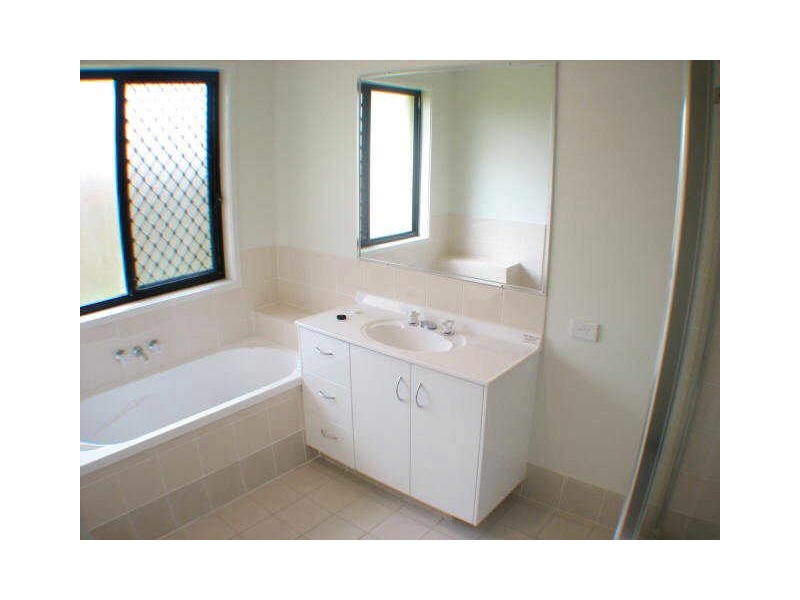 5 Webcke Ave, Crestmead QLD 4132