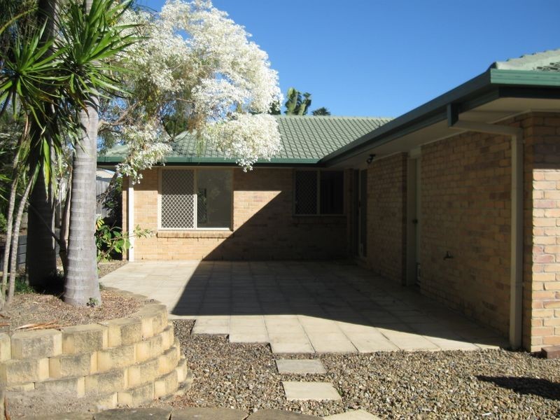 11 Billabong Court, Regents Park QLD 4118