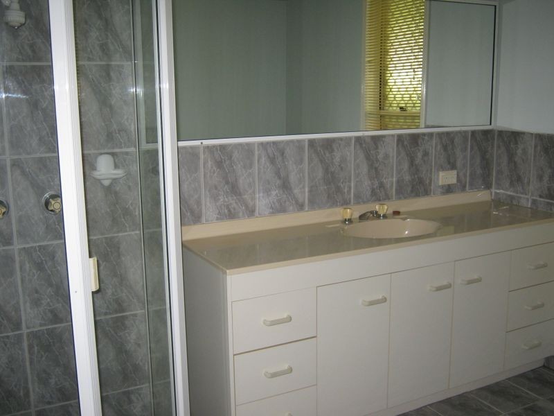 83 Lamberth Road, Regents Park QLD 4118