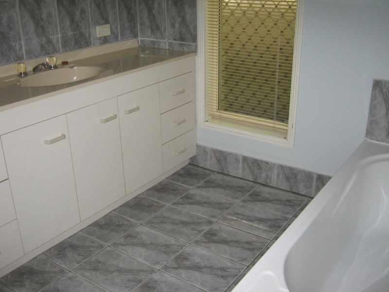 83 Lamberth Road, Regents Park QLD 4118