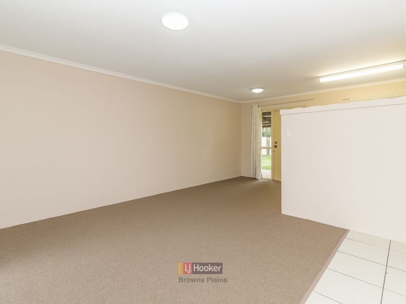 105 Waratah Drive, Crestmead QLD 4132