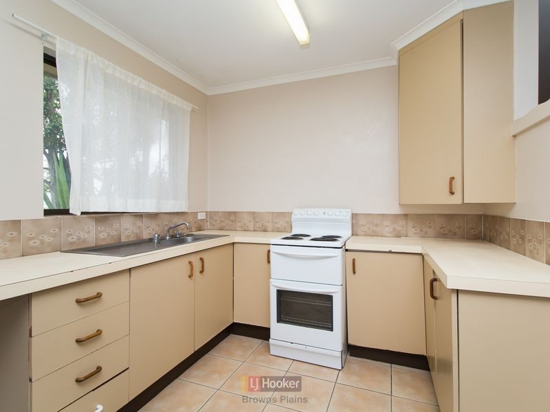 105 Waratah Drive, Crestmead QLD 4132