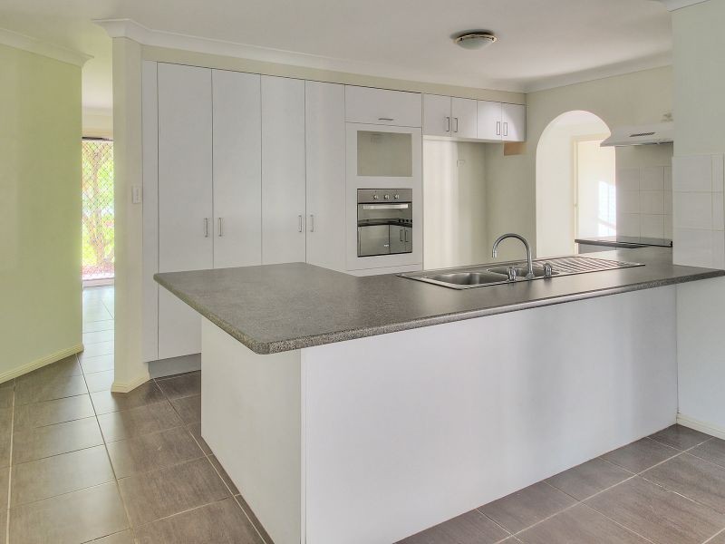 42 Colisa Crescent, Regents Park QLD 4118