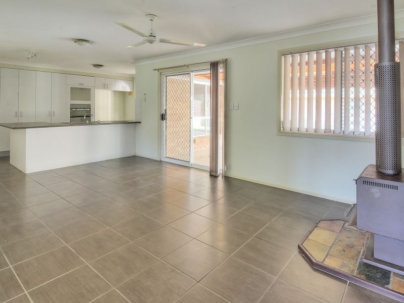 42 Colisa Crescent, Regents Park QLD 4118