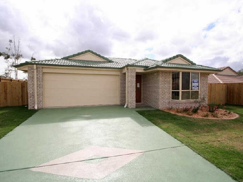 17 Charlton Place, Regents Park QLD 4118