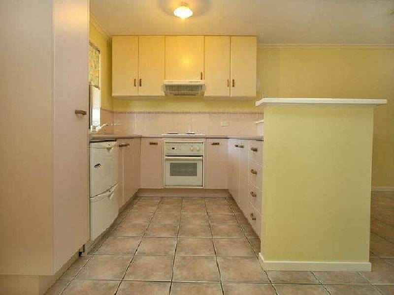 17 Bottlebrush Drive, Regents Park QLD 4118