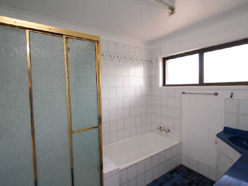 28 Hydrabad Street, Regents Park QLD 4118