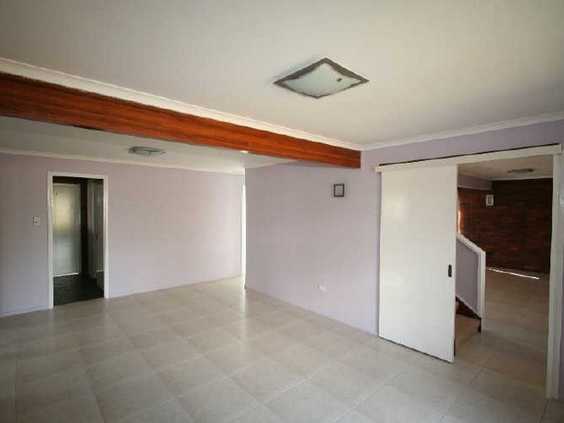 28 Hydrabad Street, Regents Park QLD 4118