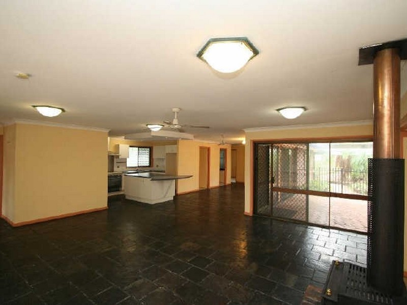 225 Forestdale Drive, Forestdale QLD 4118