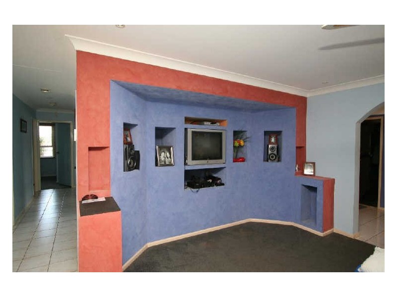 67 Conifer Street, Hillcrest QLD 4118