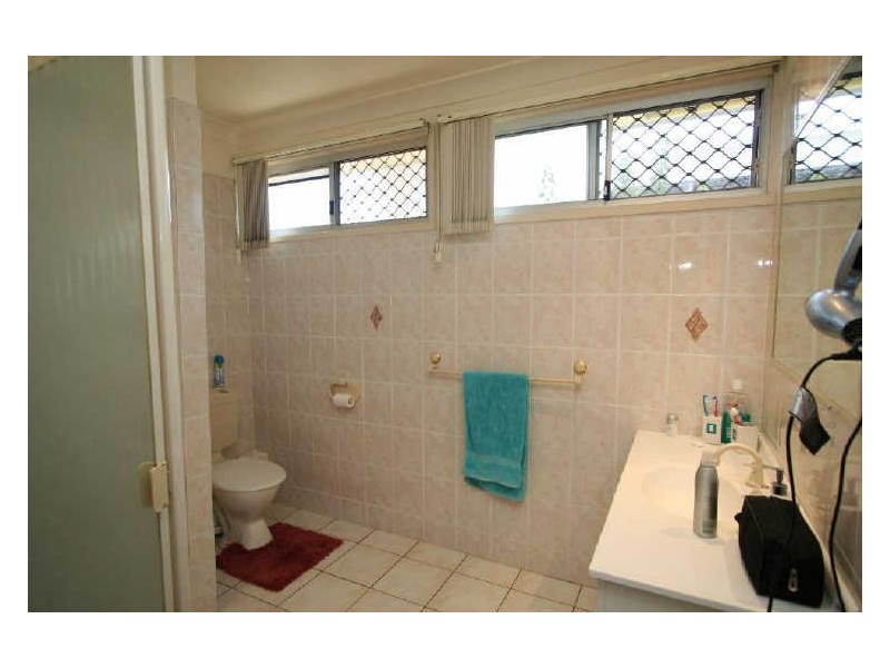67 Conifer Street, Hillcrest QLD 4118