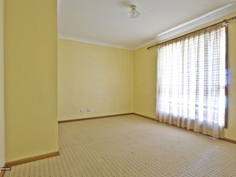 1 Iberis Court, Regents Park QLD 4118