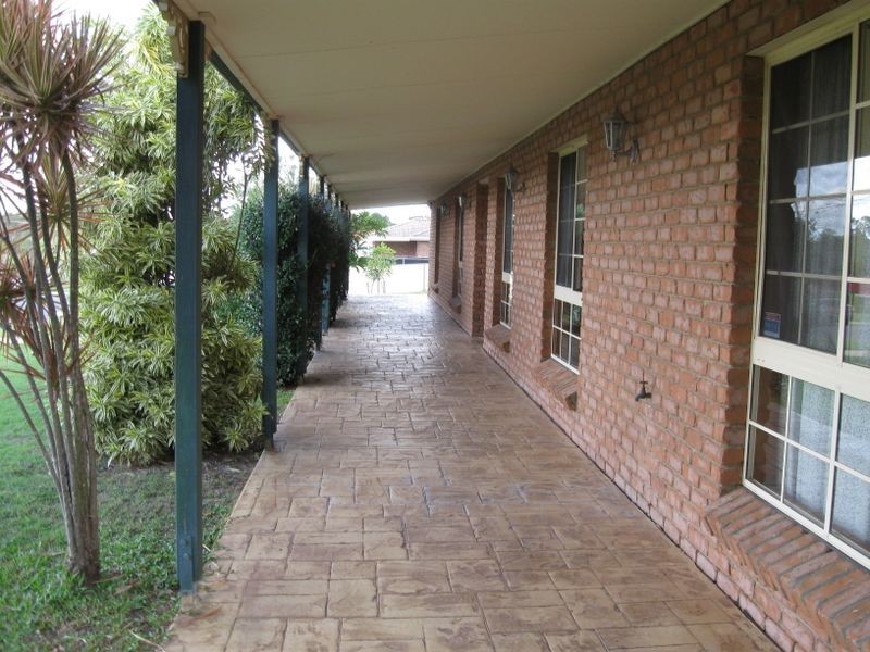 1 Iberis Court, Regents Park QLD 4118