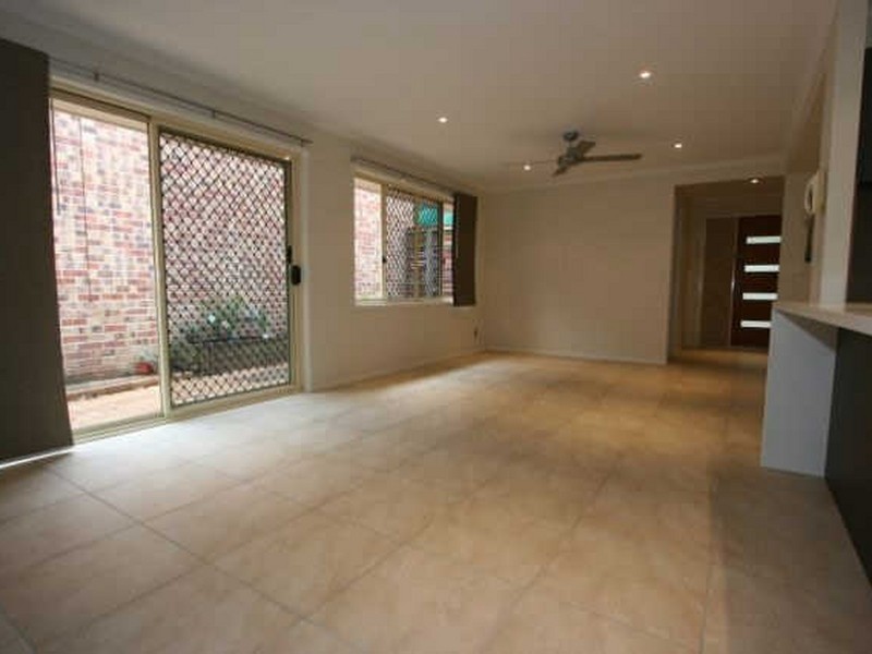 7 Napier Place, Forest Lake QLD 4078