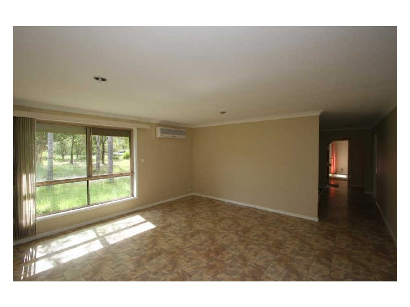 11 Yellowstone Court, Munruben QLD 4125