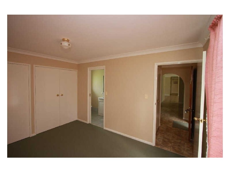 11 Yellowstone Court, Munruben QLD 4125