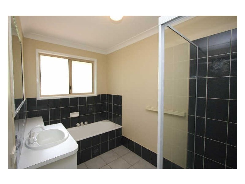 11 Yellowstone Court, Munruben QLD 4125