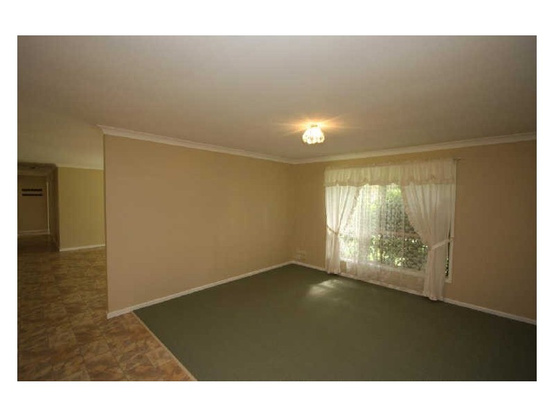 11 Yellowstone Court, Munruben QLD 4125