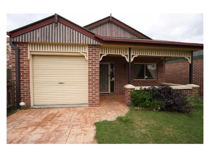 8 Barrier Place, Forest Lake QLD 4078