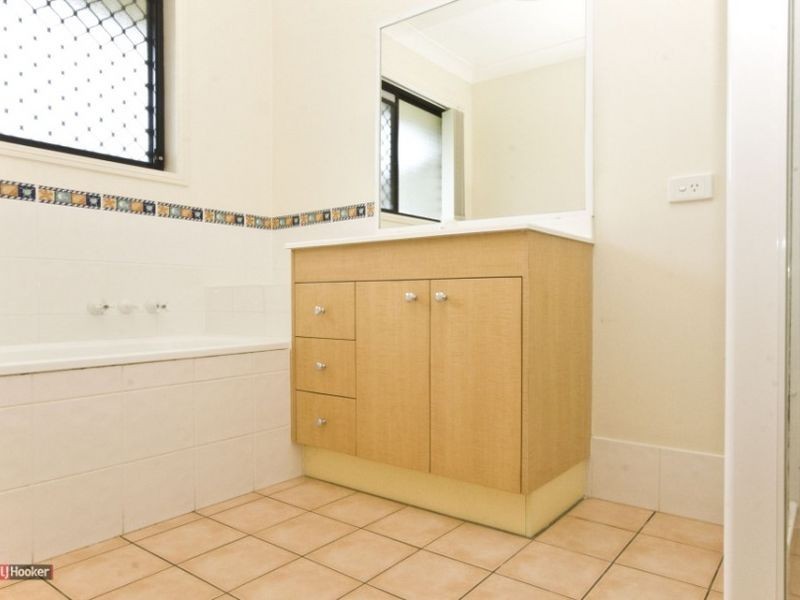 15 Daniella Court, Marsden QLD 4132