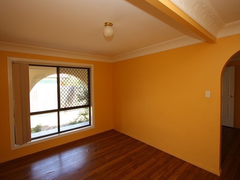 37 Vergulde Road, Regents Park QLD 4118