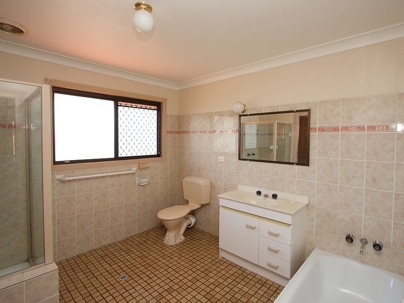 37 Vergulde Road, Regents Park QLD 4118