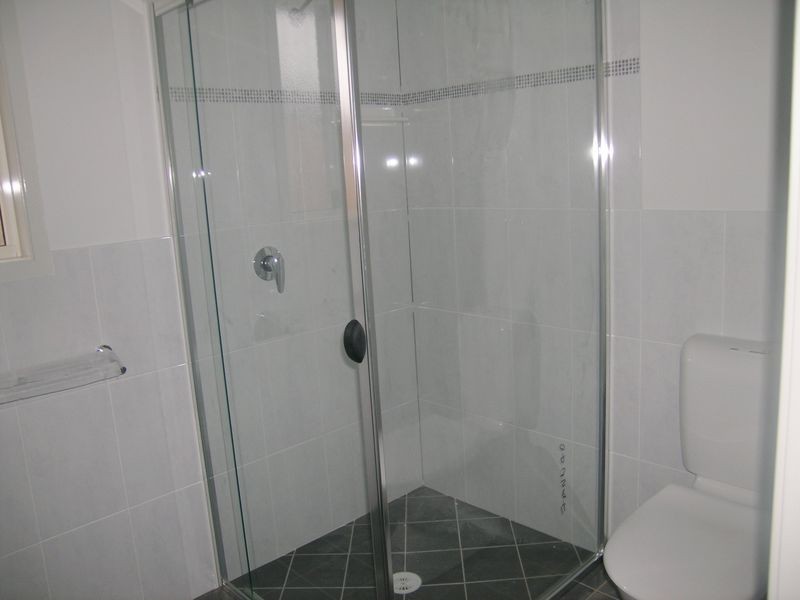 4 Charlton Place, Regents Park QLD 4118