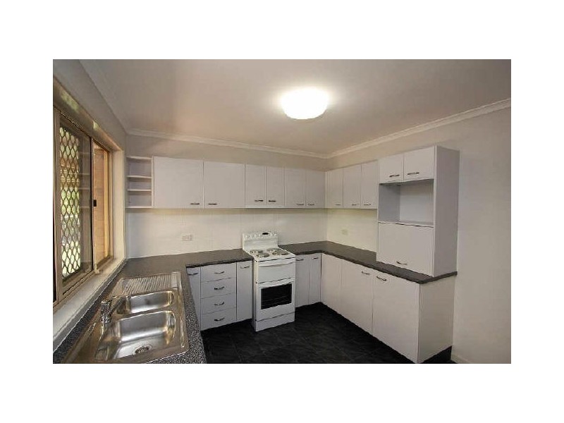 1 Watkinsia Court, Regents Park QLD 4118