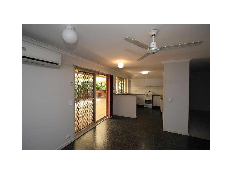 1 Watkinsia Court, Regents Park QLD 4118