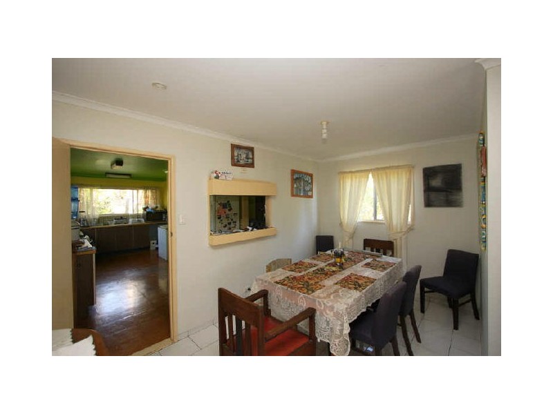 135 Aquarius Drive, Kingston QLD 4114