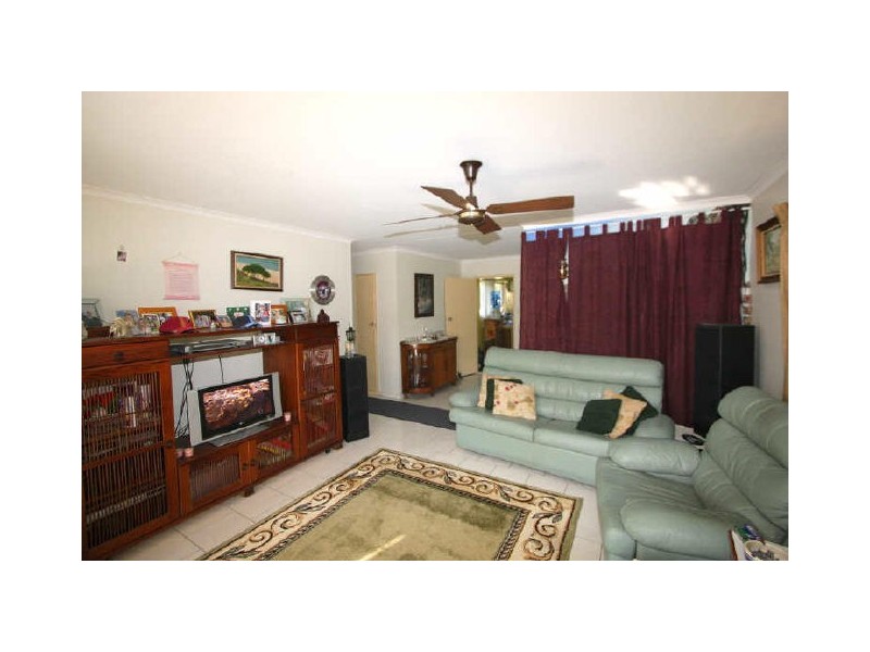 135 Aquarius Drive, Kingston QLD 4114