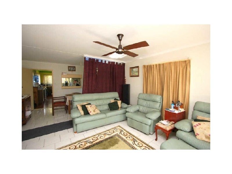 135 Aquarius Drive, Kingston QLD 4114