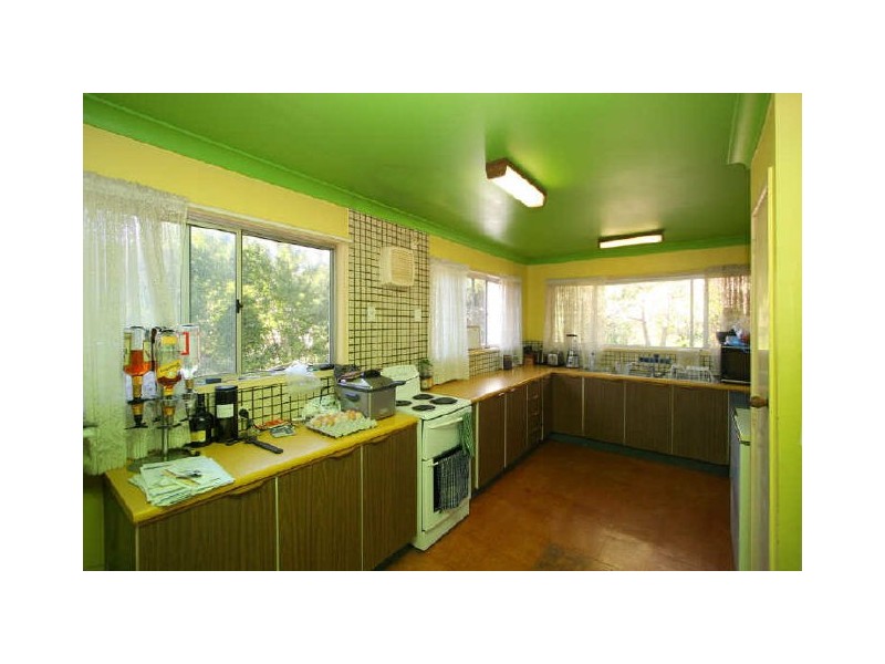 135 Aquarius Drive, Kingston QLD 4114
