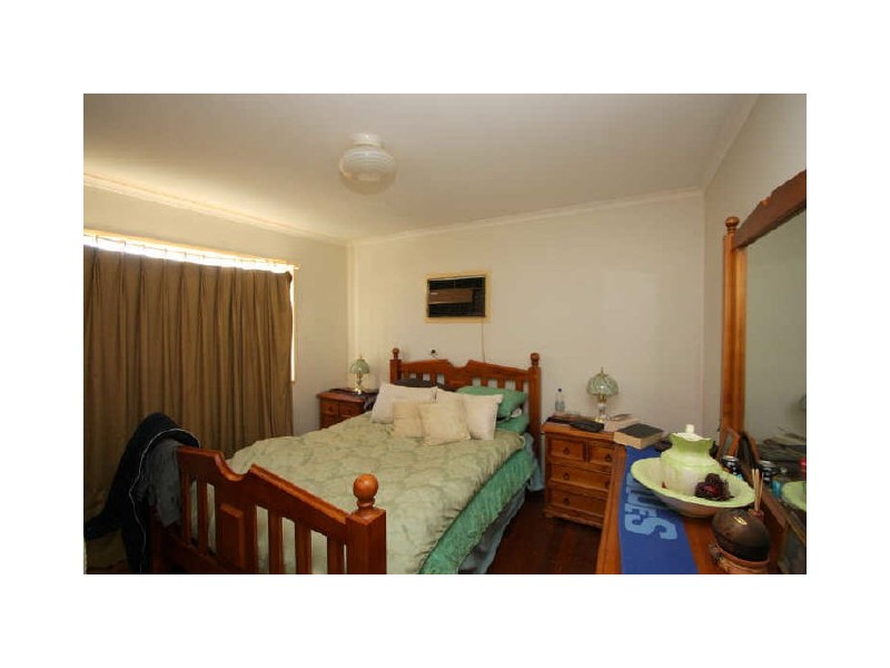 135 Aquarius Drive, Kingston QLD 4114