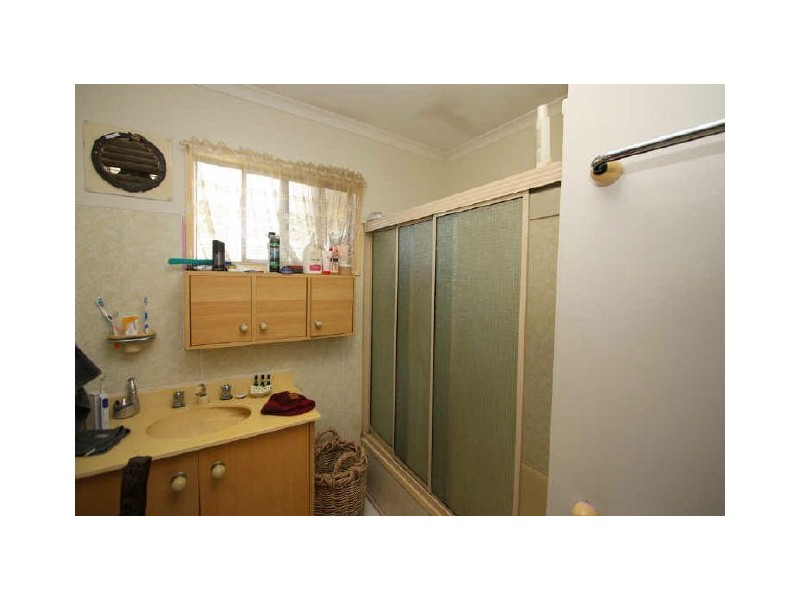 135 Aquarius Drive, Kingston QLD 4114